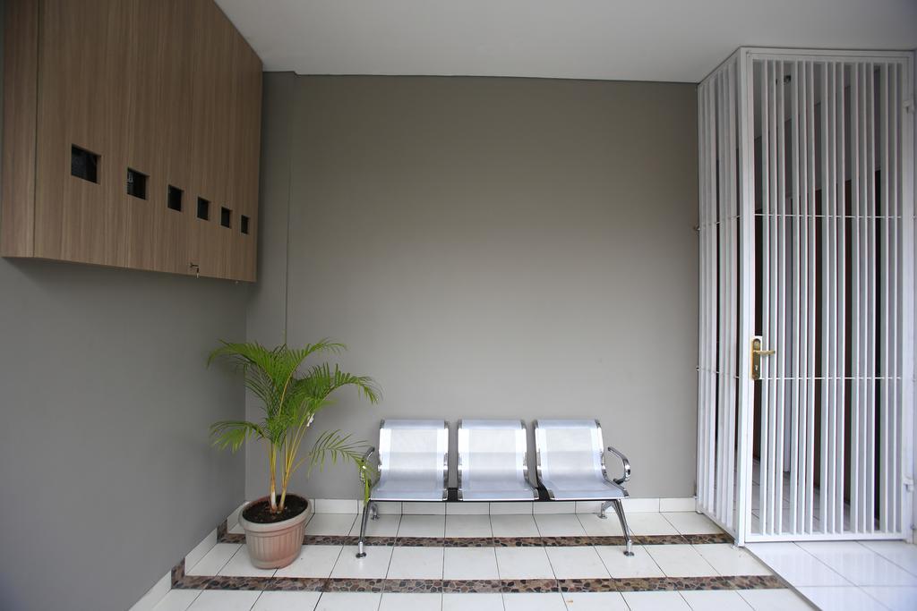 Reddoorz @ Karet Pedurenan 2 雅加达 外观 照片