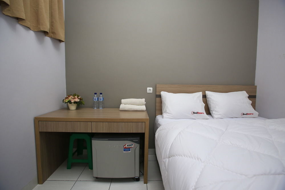 Reddoorz @ Karet Pedurenan 2 雅加达 外观 照片