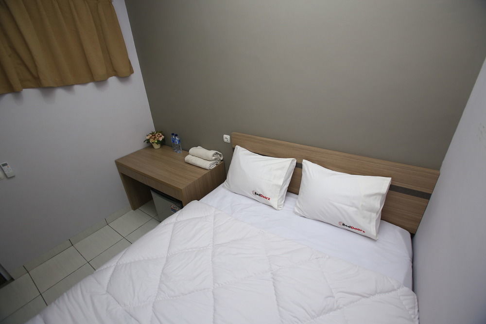 Reddoorz @ Karet Pedurenan 2 雅加达 外观 照片