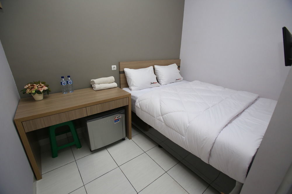 Reddoorz @ Karet Pedurenan 2 雅加达 外观 照片
